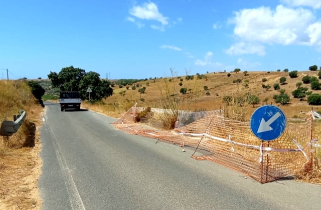 Le SP 39 e 233 Niscemi – Caltagirone sono "dissestate e in condizioni di totale abbandono"
